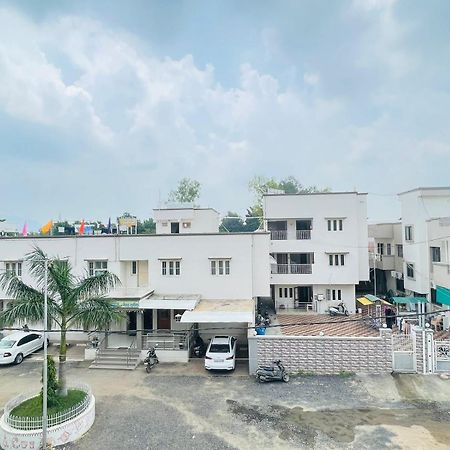 Hotel Rajdhani And Guest House Gujarat - Best Family Hotel In Halol Near Pavagadh And Halol Gidc المظهر الخارجي الصورة