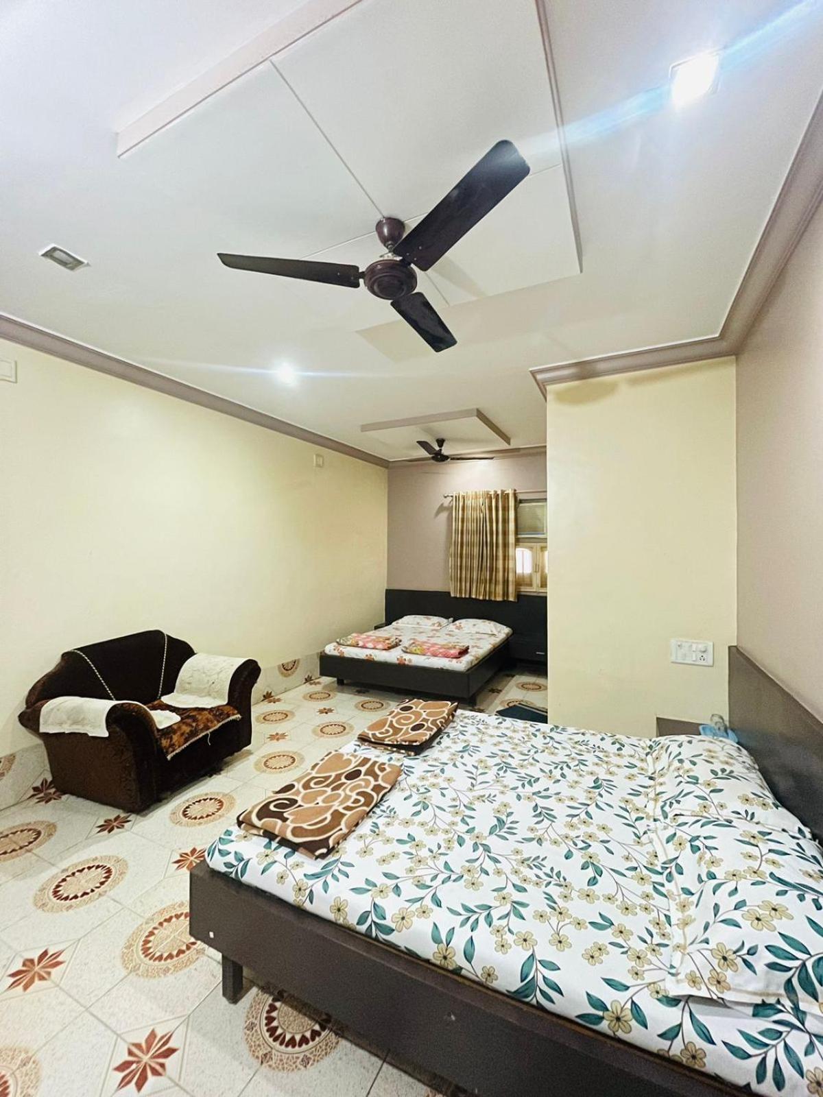 Hotel Rajdhani And Guest House Gujarat - Best Family Hotel In Halol Near Pavagadh And Halol Gidc المظهر الخارجي الصورة