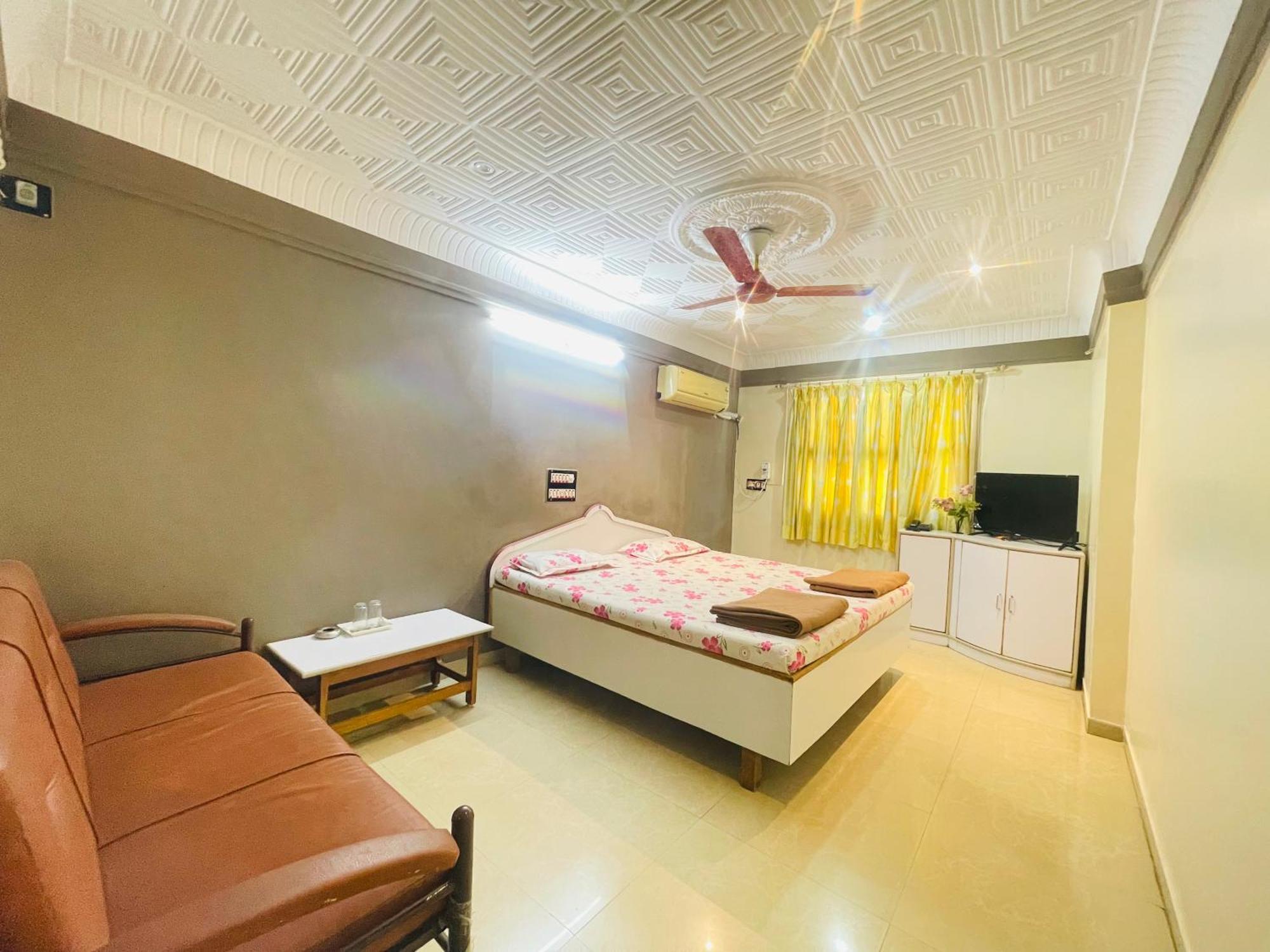 Hotel Rajdhani And Guest House Gujarat - Best Family Hotel In Halol Near Pavagadh And Halol Gidc المظهر الخارجي الصورة