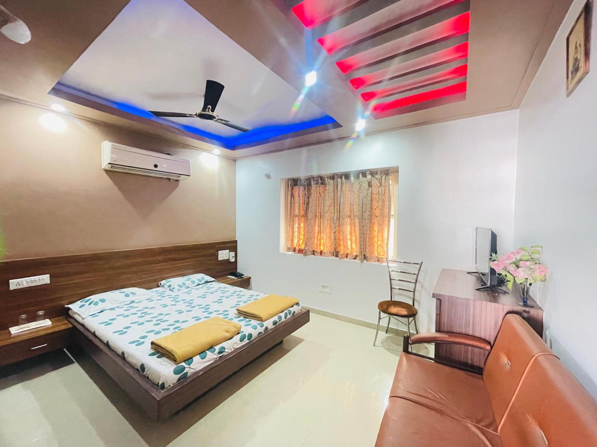Hotel Rajdhani And Guest House Gujarat - Best Family Hotel In Halol Near Pavagadh And Halol Gidc المظهر الخارجي الصورة